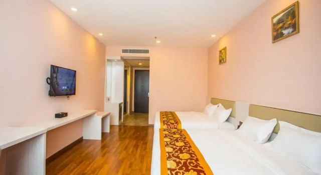 Четырёхместный номер Deluxe Austin Park Hotel