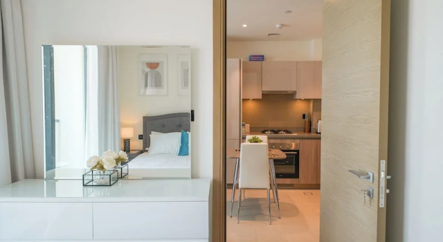 Апартаменты Classic с балконом Yogi - Bright Apartment With Panoramic CityScape Views