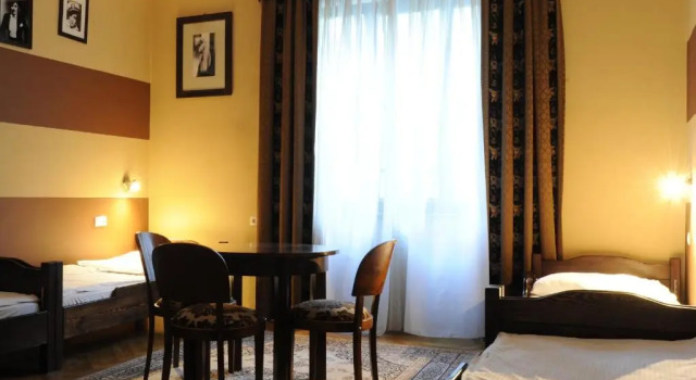 Кровать в общем номере Hostel Deco
