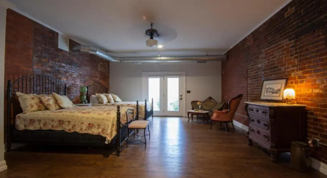 Двухместный номер Deluxe Belle Louise Historic Bed & Breakfast