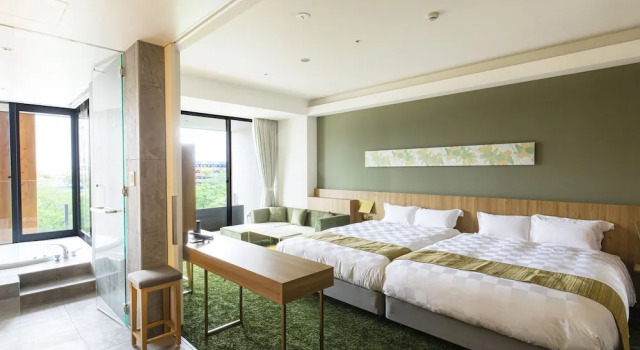 Люкс с балконом Garden Terrace Fukuoka Hotels Resorts