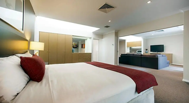 Двухместный люкс Ramada Hotel & Suites by Wyndham Cabramatta