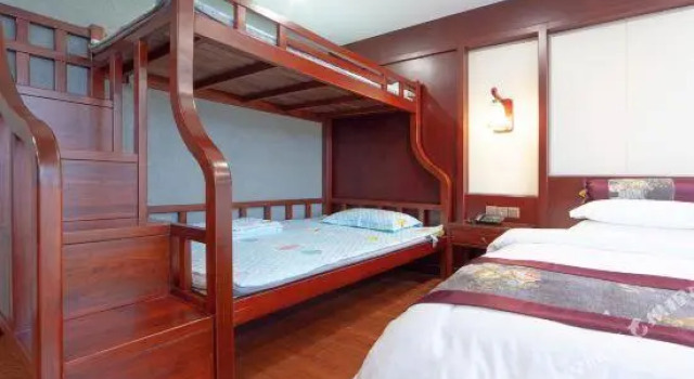 Zhangjiajie Yixiang Theme Hotel, Забронировать Отель Чжанцзяцзе Хунань