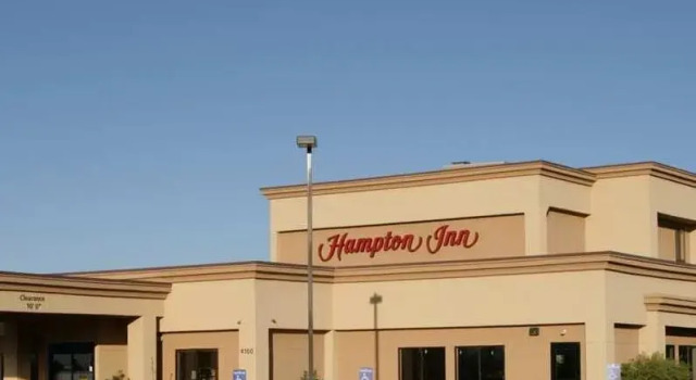 Кровать в общем номере Hampton Inn Sierra Vista