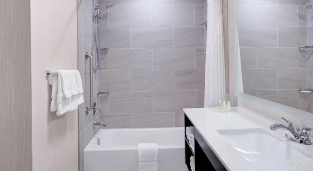 Номер Standard Holiday Inn Windsor - Wine Country by IHG