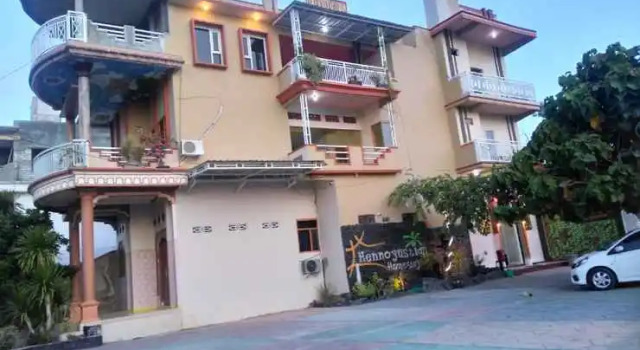 Hennoyustian Homestay, Buchen Sie Hotel Paciran Jawa Timur, in der Nähe von Lamongan Marine Tourism