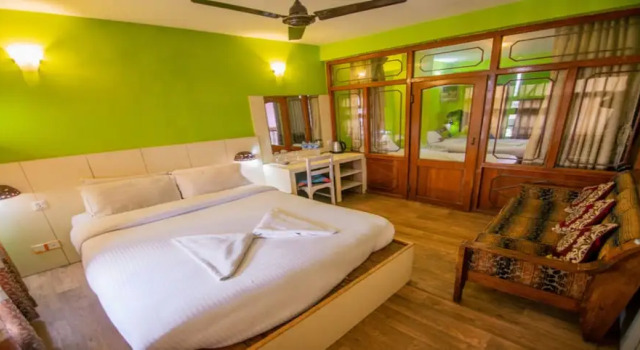 Семейный номер Standard MeroStay 180 Hotel EMO