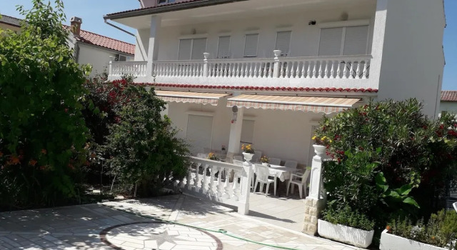 Apartment With 3 Bedrooms in Palit, With Wonderful City View, Enclosed, Buchen Sie Ferienwohnung Palit Insel Rab