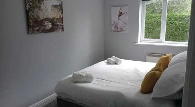 Beautiful and Secluded ,detached Garden Apartment