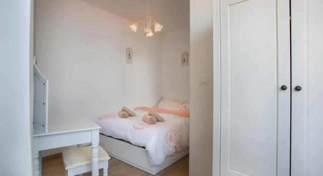 Apartment Zlatni Potok - View of the Old Town & Free Parking & 15 Minute Walk To the Center, Забронировать Апартаменты/квартира Апартаменты Дубровника, рядом с Пляж Банье, Апартаменты/квартира