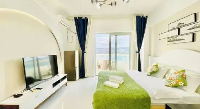 Трёхместный люкс с видом на реку Lanyueju Riverside Vacation Boutique Stay (Gaozhuang Xishuangjing Starlight Night Market)