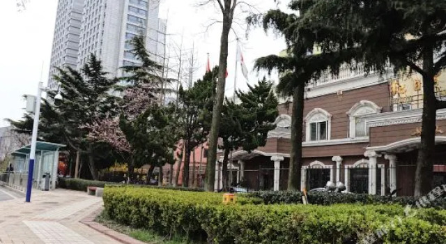 红日精品酒店(青岛国际会展中心石老人海水浴场店), Забронировать Отель Циндао 