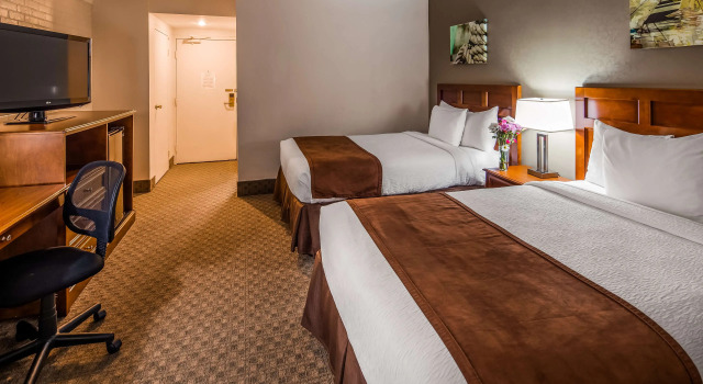 Четырёхместный номер Standard Best Western Adams Inn Quincy-Boston