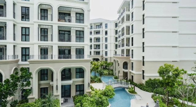 Charming balcony studio in Title Legend