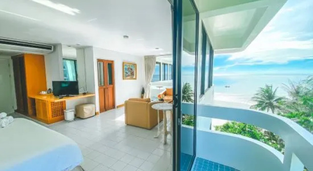 Люкс Nern Chalet Beachfront Hotel