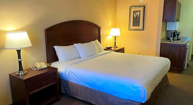 Кровать в общем номере Spark by Hilton Catoosa Tulsa