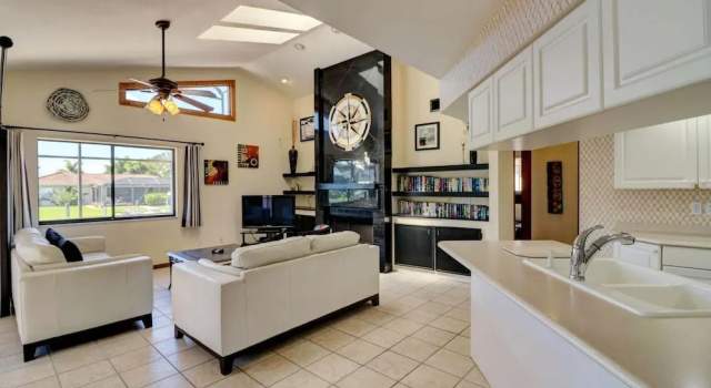 1530 SW 49th Ter