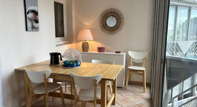 Appartement Le Grau-du-Roi, 2 pièces, 4 personnes - FR-1-250-3, Book Apartment Hotels in Camargue with a Pool, Swimming Pool