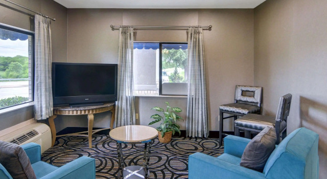 Quality Inn & Suites Grand Prairie South