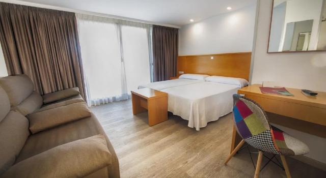 Hotel Montemar, Забронировать Отель Отели в центре Бенидорм с завтраком, отели в центре Бенидорм с завтраком