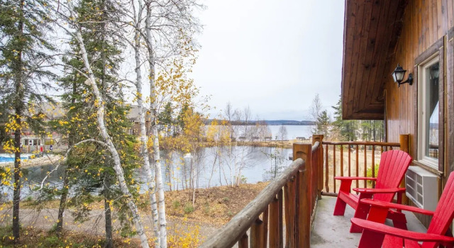 Люкс Deluxe Auberge du Lac Taureau et Condos