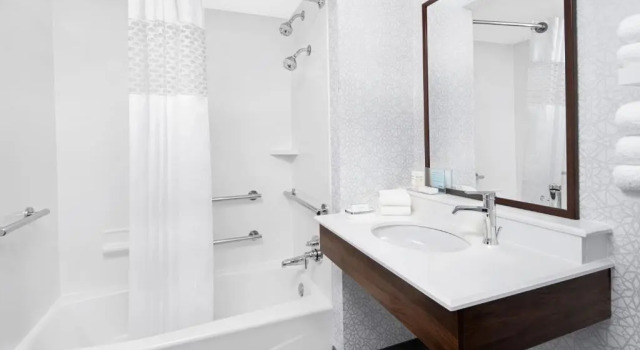 Номер для гостей с ограниченными возможностями Hampton Inn & Suites Chicago-Downtown