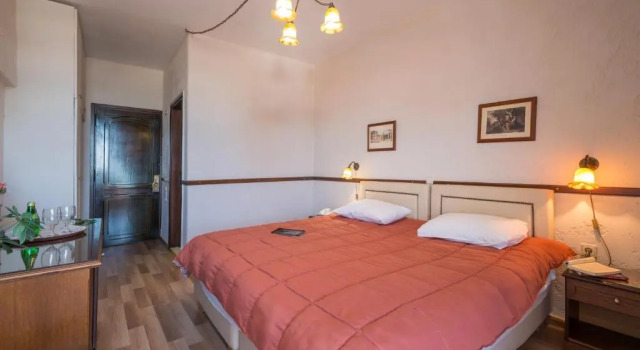 Двухместный номер Standard Jolly Hotel