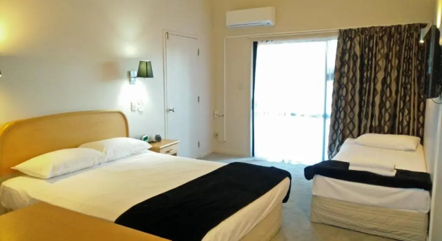 Студия Rayland Epsom Motel
