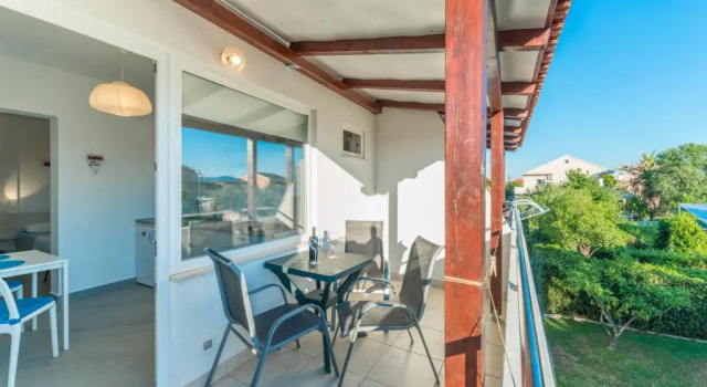 Студия с балконом Apartments Keran