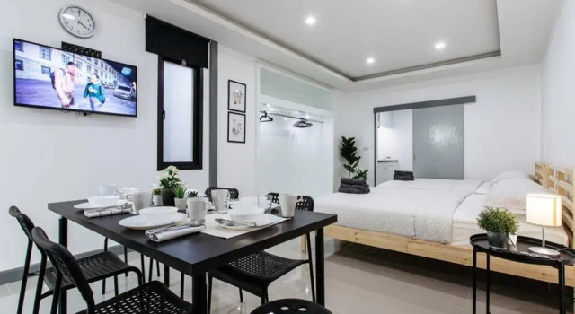 P4 Silom Large 2beds Full Kitchen Wifi 4-6pax, Забронировать Отель Отели Бангкока с парковкой, рядом с Спа-центр Health Land Сатхорн, Парковка