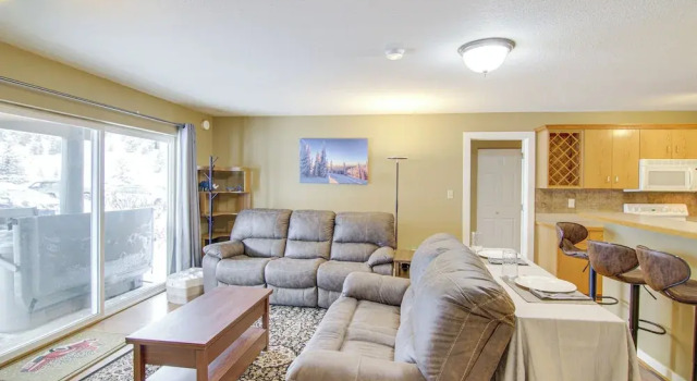 First-floor Big Sky Condo With Hot Tub!, Buchen Sie Ferienwohnung Big Sky Montana