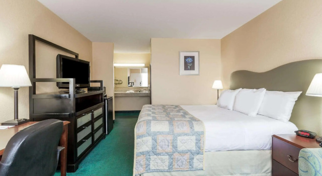Двухместный номер Standard Ramada by Wyndham Altamonte Springs Near I-4