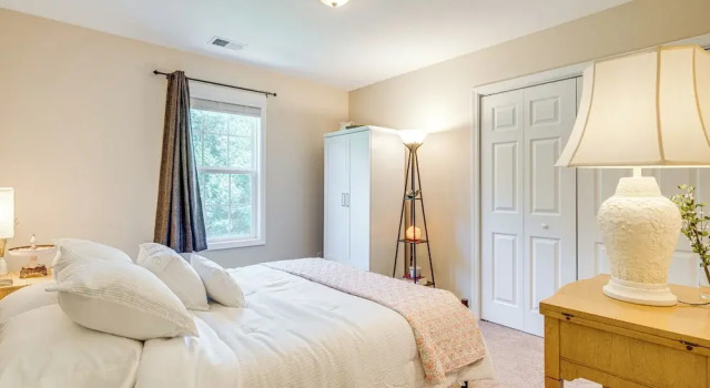 Candler Home w/ Porch & Backyard: Near Asheville!, Забронировать Дом для отпуска Виллы Кендлер, Вилла