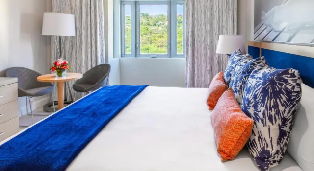 Номер Standard с видом на окрестности Harbor Club St Lucia, Curio Collection by Hilton