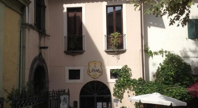 Ostello Chiostro, Book Hostel / Vandrerhjem Hoteller i Castelli Romani med måltider, Halvpension / Fuldpension