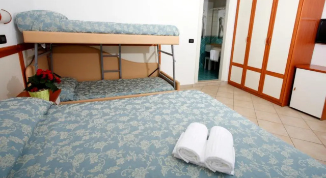 Четырёхместный номер Standard Hotel Baia