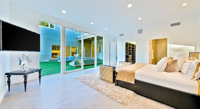 Beverly Hills Luxury Modern Palace, Забронировать Отель Беверли-Хиллз Лос-Анджелес, рядом с Центр исполнительских искусств Wallis Annenberg