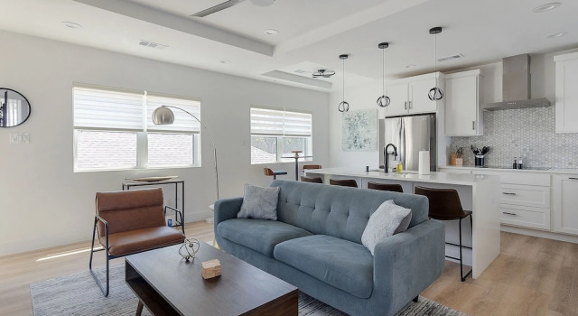 Апартаменты Modern Townhome Rooftop Backyard Garage 2