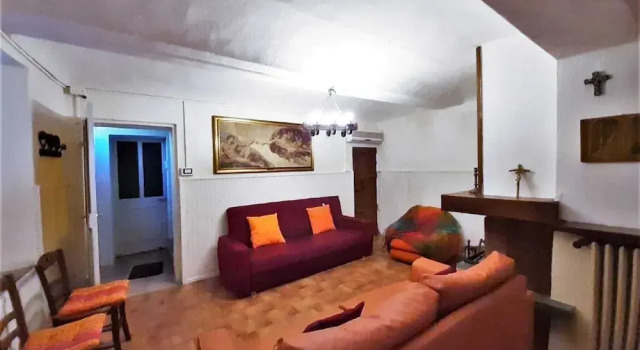 Snug Holiday Home in Portacomaro with Patio near Winery, Buchen Sie Hotel Portacomaro Piemont