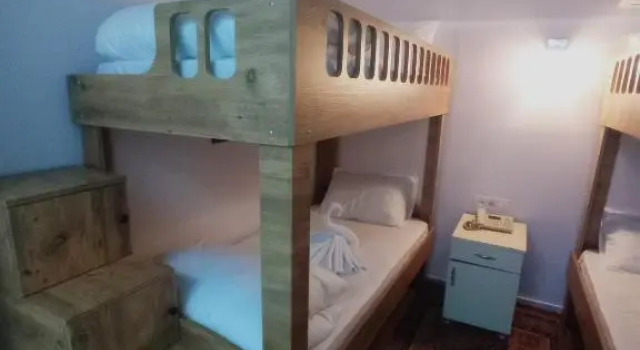 Кровать в общем номере Armis Hostel