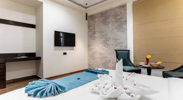 The Belita Hotel & Spa, Забронировать Курортный отель Отели штата Раджастхана с бассейном, Бассейн