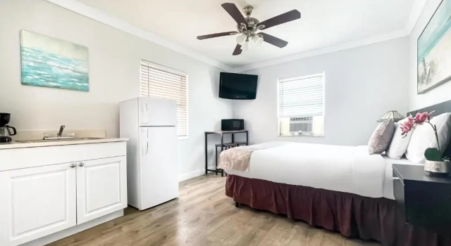 Двухместный номер Superior с видом на бассейн Hollywood Beach Hotels