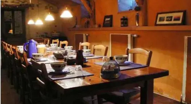 Le Moulinou, Đặt Khách sạn Les Estables 
