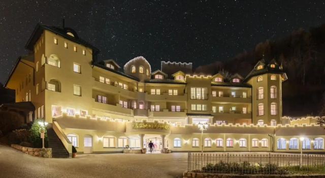 Das Schlössl, Book Hotel Hotels in Haiming with Parking, Parking