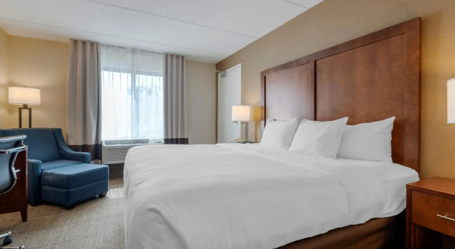 Comfort Inn The Pointe, Забронировать Отель Отели Ниагара Фолс 3 звезды, рядом с Круиз Maid of the Mist, 3*