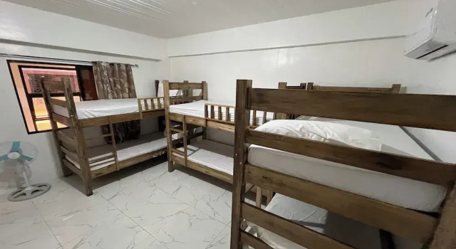 Кровать в общем номере NGBMPC Hostel Puerto Galera