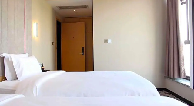 Четырёхместный номер Standard Lavande Hotel Shanghai Zhangjiang Guanglan Road Subway Station Branch
