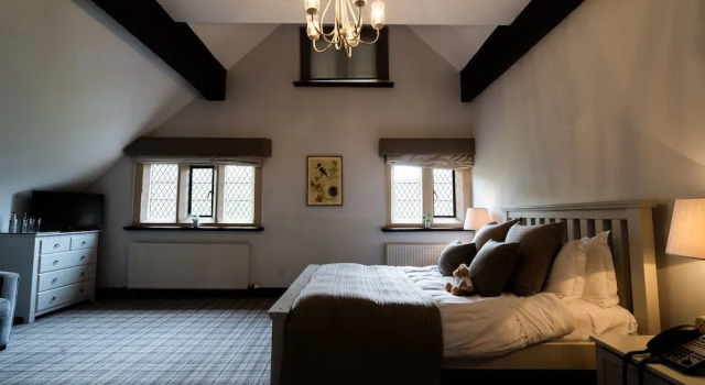 Номер Luxury Weston Hall