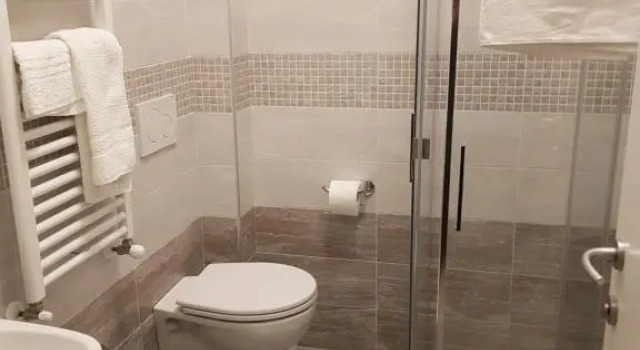 Четырёхместный номер Standard с балконом Hotel De La Plage