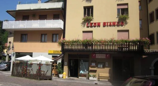 Albergo Leon Bianco, Book Hotel  